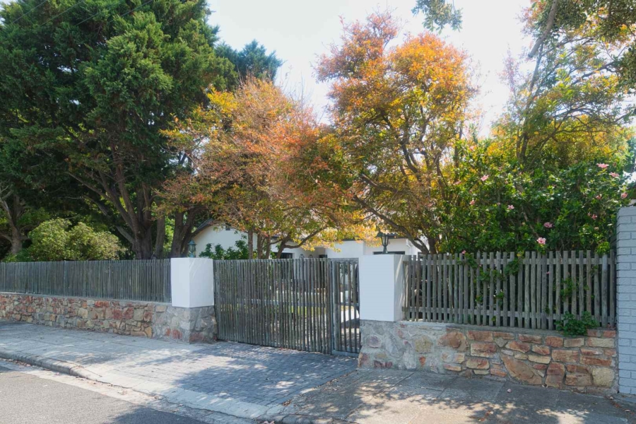 3 Bedroom Property for Sale in Northcliff Western Cape